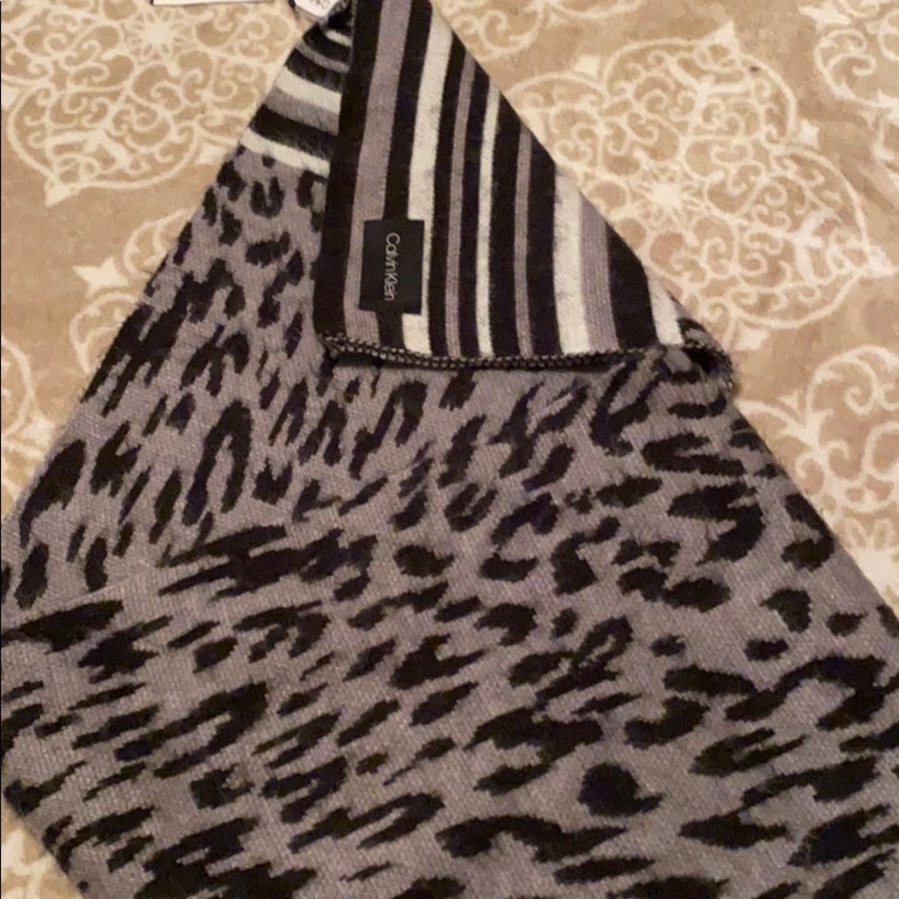 Scarf Calvin Klein  new with tags